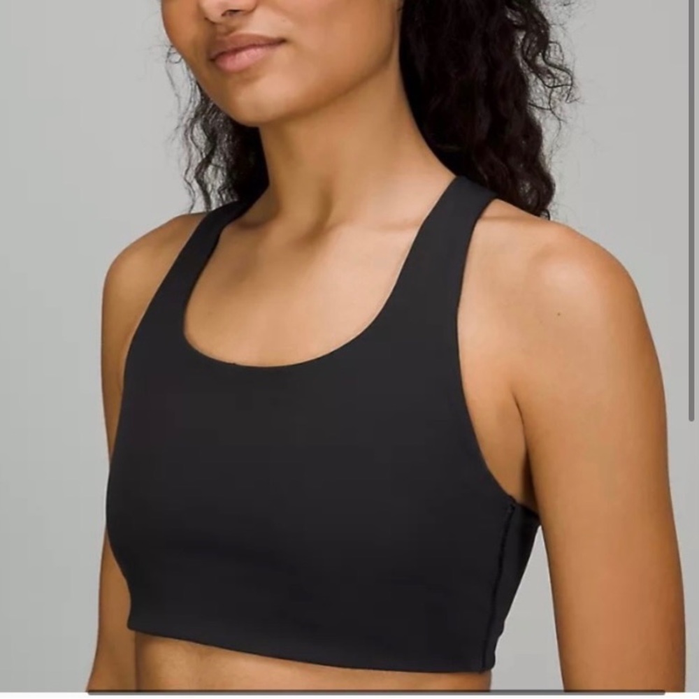 Lululemon Invigorate Bra with clasp